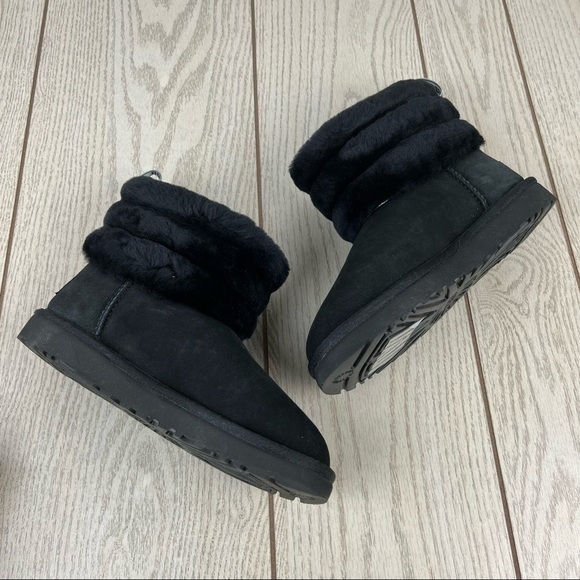 UGG Women's Fluff Mini Quilted Boots US6/EUR37 Black w/ White Logo Heel $160 - Picture 5 of 10